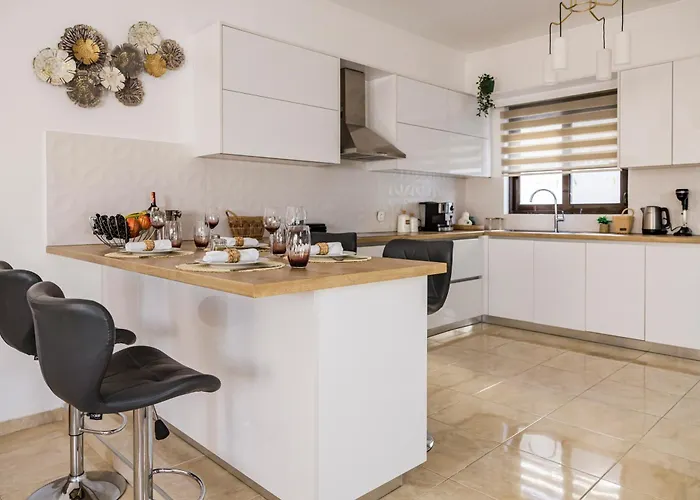 Apartment Gina's House