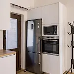 Gina's House * Asklipiion