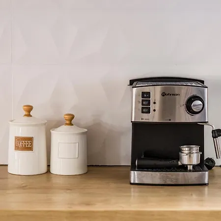 Gina's House * Asklipiion